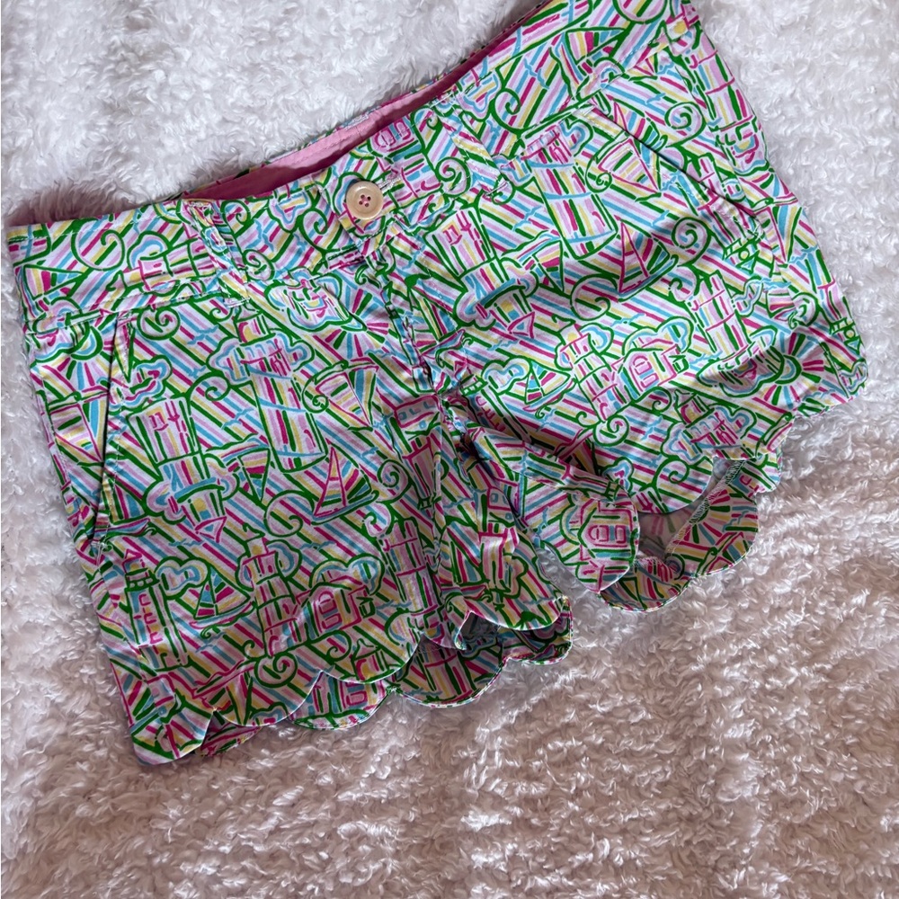 Lilly Boat Patterned Scalloped Shorts